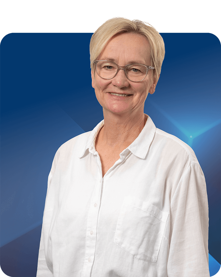 Ansprechpartnerin und Mitarbeiterin in der Zentrale Klaudia Klimek bei Spaleck Oberflächentechnik