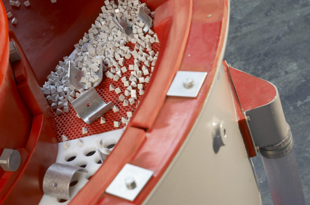 Vibrationsanlage Gleitschleiftechnik Gleitschleifanlagen von Spaleck Oberflächentechnik