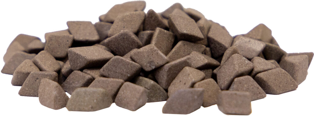 Gleitschleifen Schleifkörper 4x4 Additive Fertigung bei Spaleck Oberflächentechnik